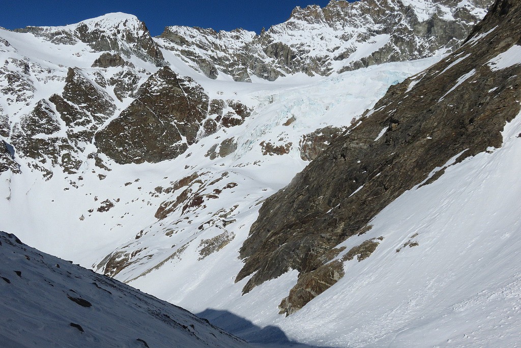 J5 - vue sur le refuge Aosta et le glacier de Tsa de Tsan