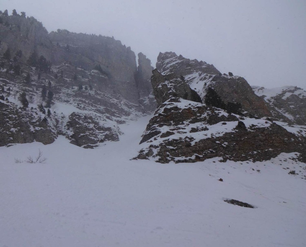 #2 couloir en Z pas mal non plus mais pas complètement skié. couloir en Z pas mal non plus mais pas complètement skié.