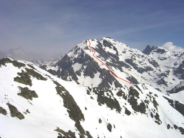#3 Notre descente : Descente du pic du loup vu depuis le grd colon Notre descente : Descente du pic du loup vu depuis le grd colon