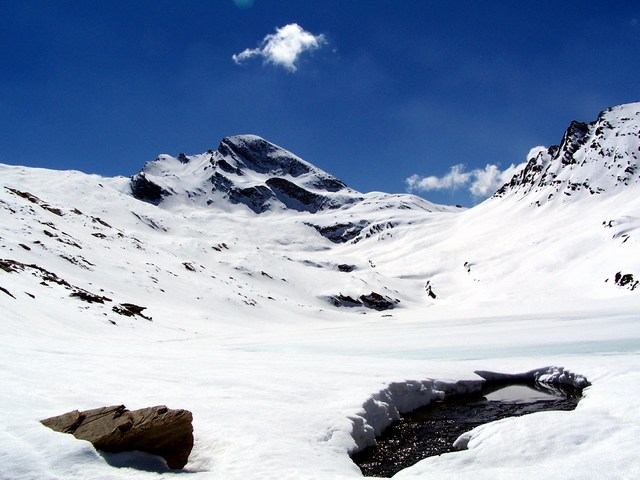 #9 Pain de Sucre : Le Pain de Sucre vu du lac Foréan Pain de Sucre : Le Pain de Sucre vu du lac Foréan