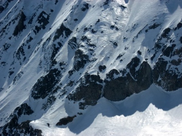 #9 Couloir Fournache : Quatre skieurs dans le bas du couloir Fournache Couloir Fournache : Quatre skieurs dans le bas du couloir Fournache