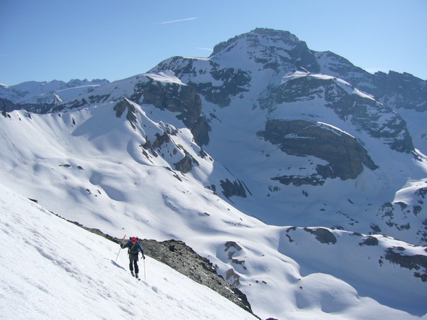 #6 Montée au Dôme de Polset : Steph prend de la hauteur dans un cadre splendide. Montée au Dôme de Polset : Steph prend de la hauteur dans un cadre splendide.