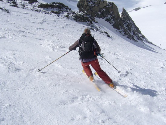 #3 Couloir du Col de la Loza : Jean se lâche à la descente du Col de la Loza. Couloir du Col de la Loza : Jean se lâche à la descente du Col de la Loza.