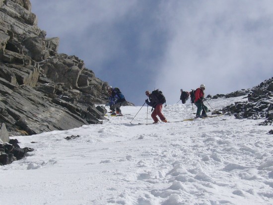 #2 Col de la Loza : Début de la descente du Col de la Loza. Le haut est encore bien dur, pas forcément rassurant! Col de la Loza : Début de la descente du Col de la Loza. Le haut est encore bien dur, pas forcément rassurant!