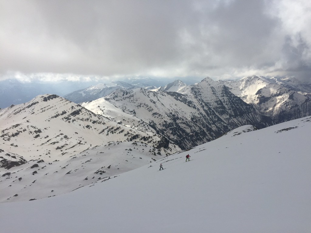 On prend de l'altitude au 2° plan l'Auriac et ses amis