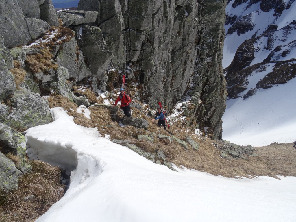 #9 damien et pierrot à la sortie du couloir des moines damien et pierrot à la sortie du couloir des moines