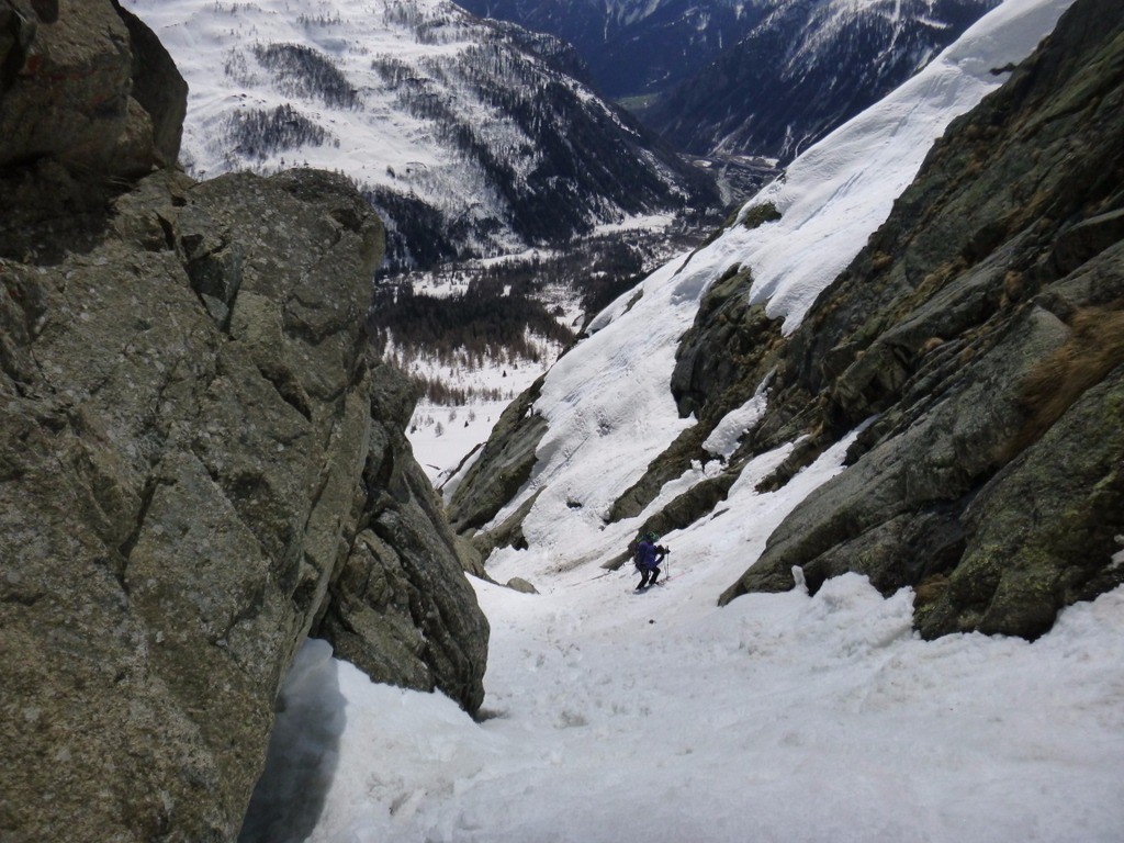 Couloir d'acces du bas pour passer les barres 2300m