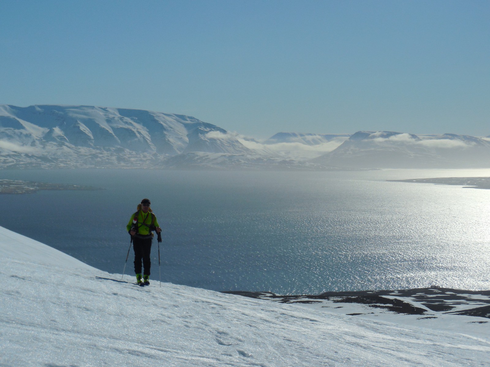 Progression sur fond de fjord