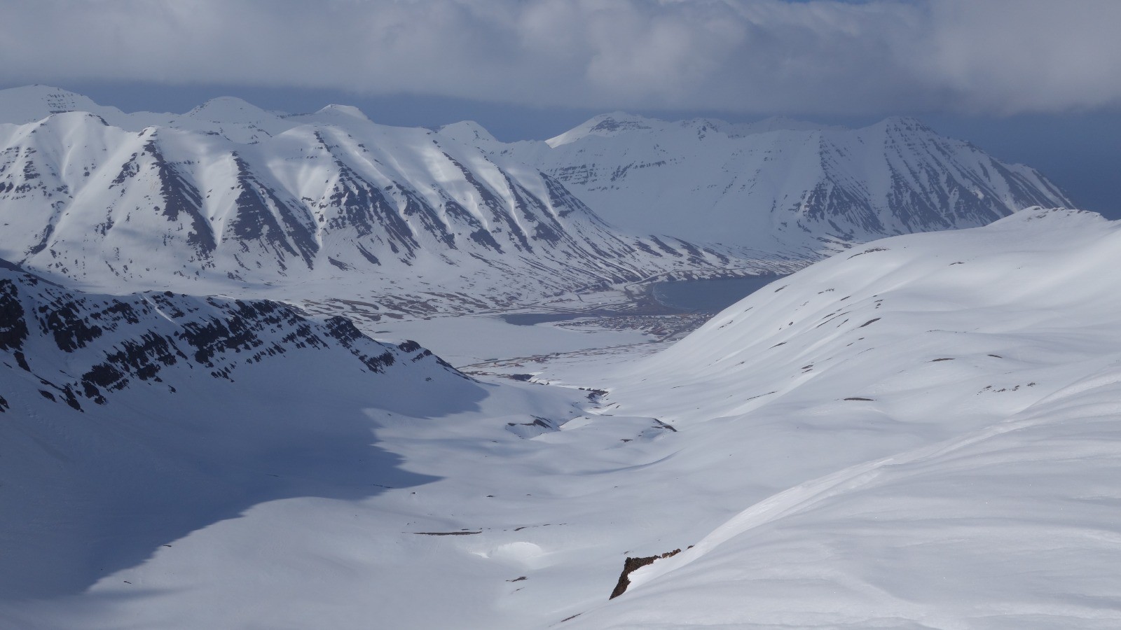 Belle vue sur Olafsjjordur et son fjord éponyme