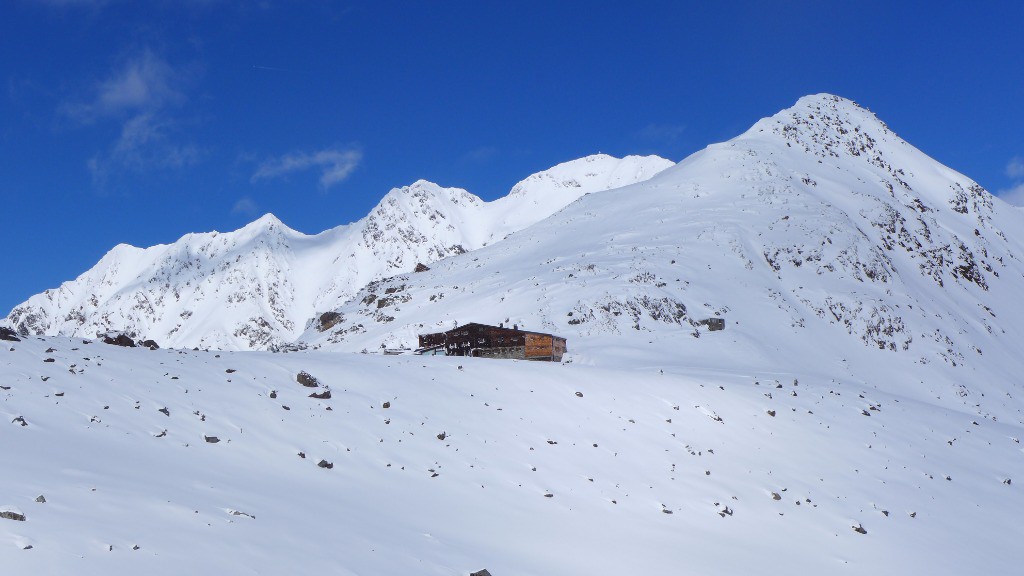 On passe au pied de Similaun Hûtte