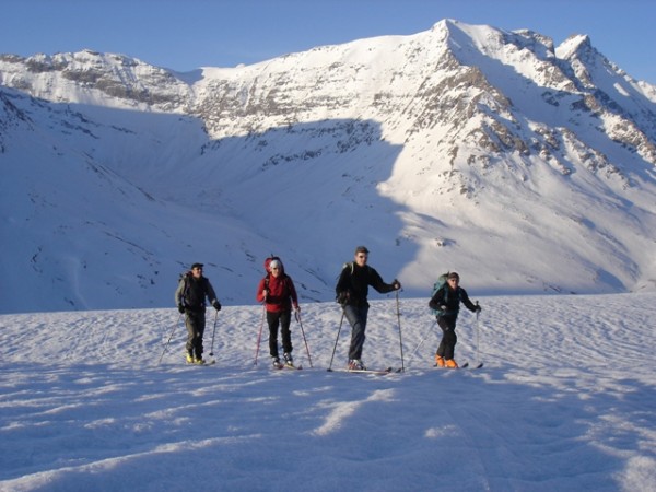 #7 le groupe moins moi : en montant à la sana, on voit à l le groupe moins moi : en montant à la sana, on voit à l'arrière plan le valon descendu la veille