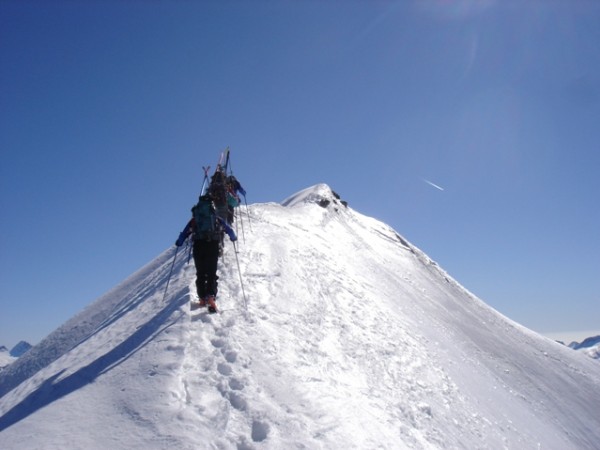 arête sommitale : arrivée à la pointe sw du chatelard, superbe arête