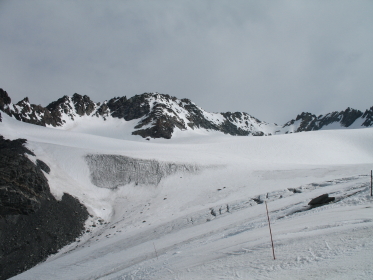 #1 col de thorens : pour une fin avril, c col de thorens : pour une fin avril, c'est sec à 3100 m...