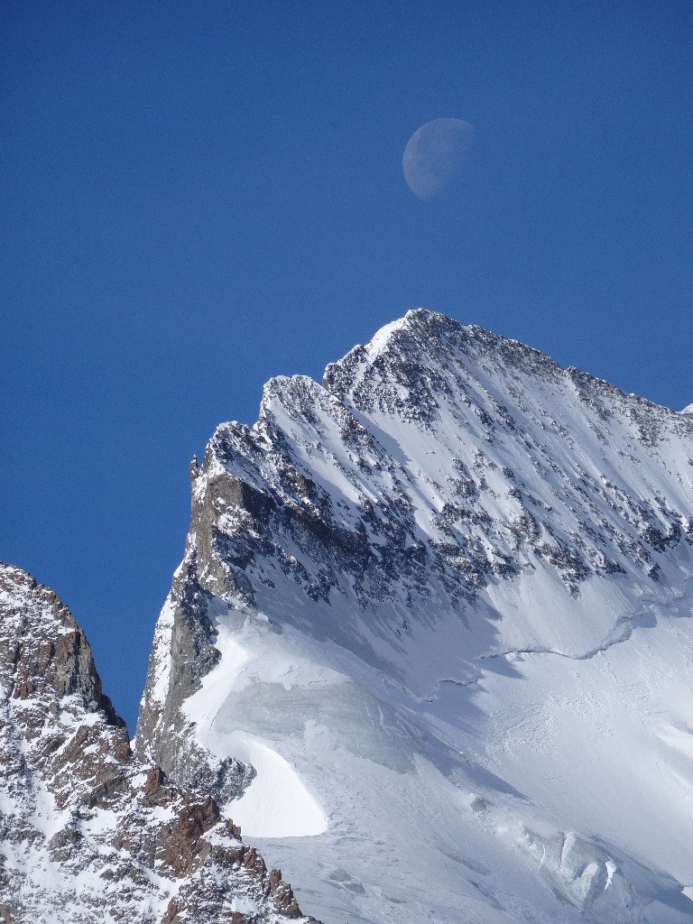 la barre et sa lune