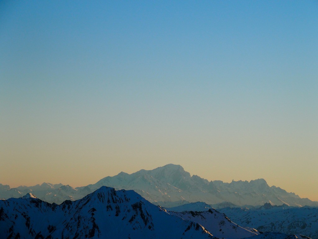 Mont-Blanc au fond