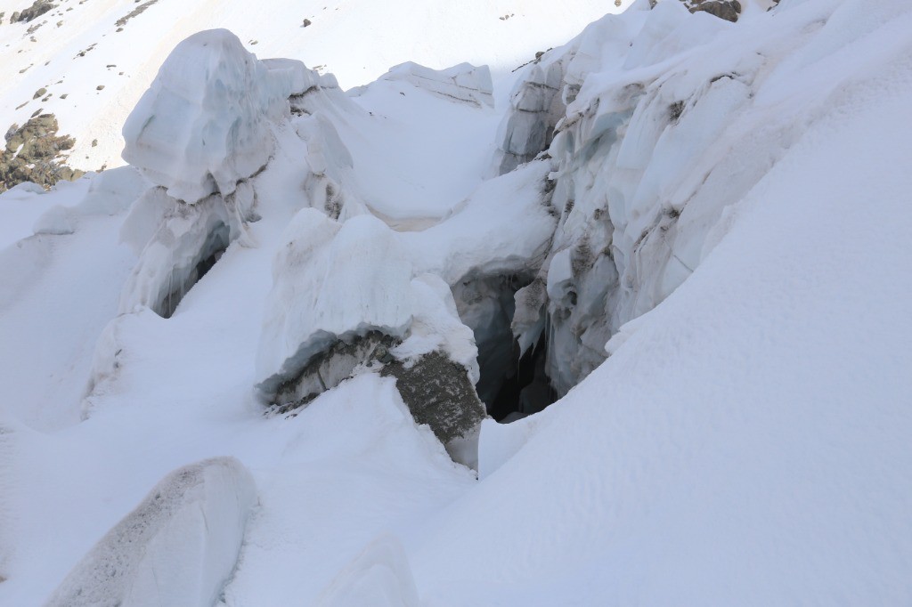 #93 J J'ai bien envie d'aller voir ce qu'il y a dedans, pas vous?