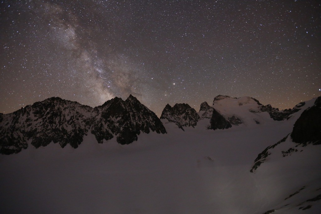 #36 Le glacier blanc et la Barre sous les étoiles, c Le glacier blanc et la Barre sous les étoiles, c'est plutôt sympa