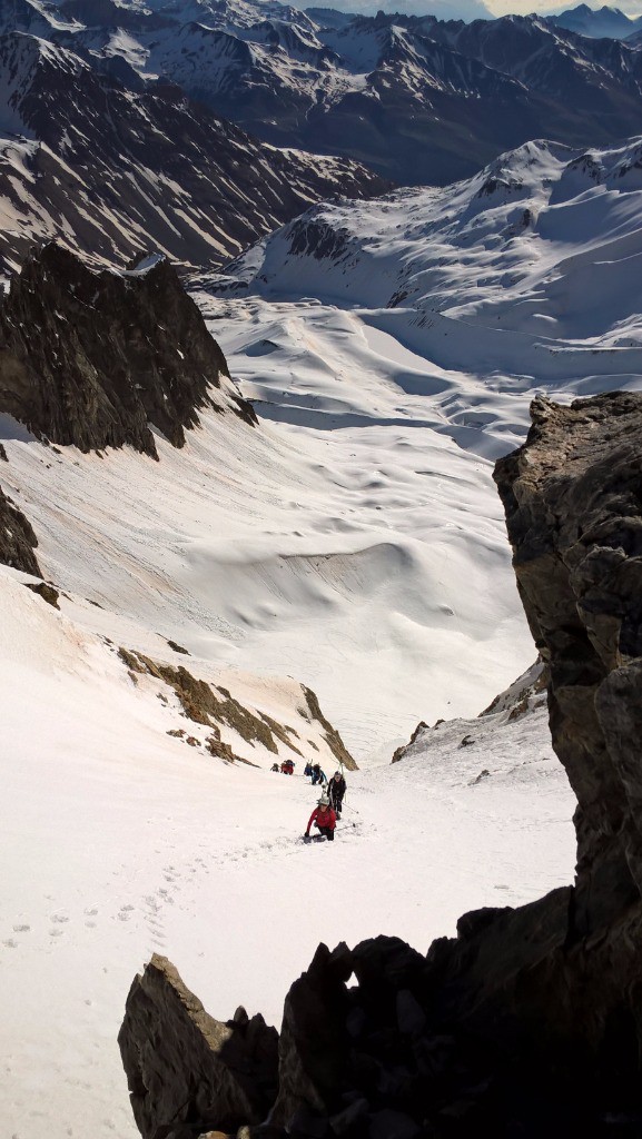#19 J2 : Noémie et Vinchy encore dans le couloir J2 : Noémie et Vinchy encore dans le couloir