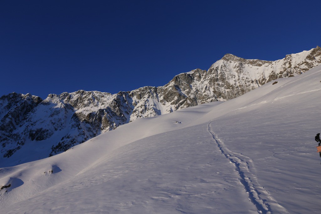 #13 Le Pic de Neige Cordier apparaît... Le Pic de Neige Cordier apparaît...