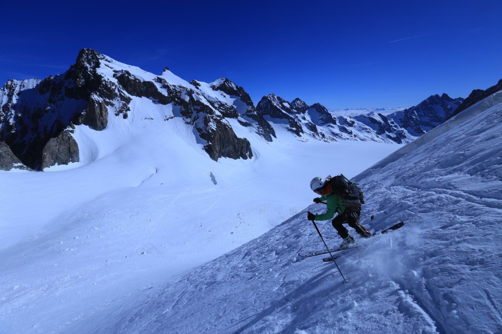 #60 Noémie attaque sévère, avec Roche Faurio en toile Noémie attaque sévère, avec Roche Faurio en toile