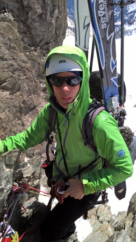 #31 J2 : Noémie s J2 : Noémie s'apprête à descendre en rappel