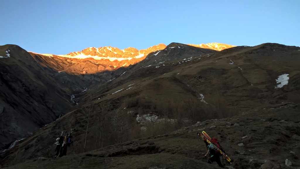 #2 J1 : Glad et Noémie sur fond de combeynots J1 : Glad et Noémie sur fond de combeynots