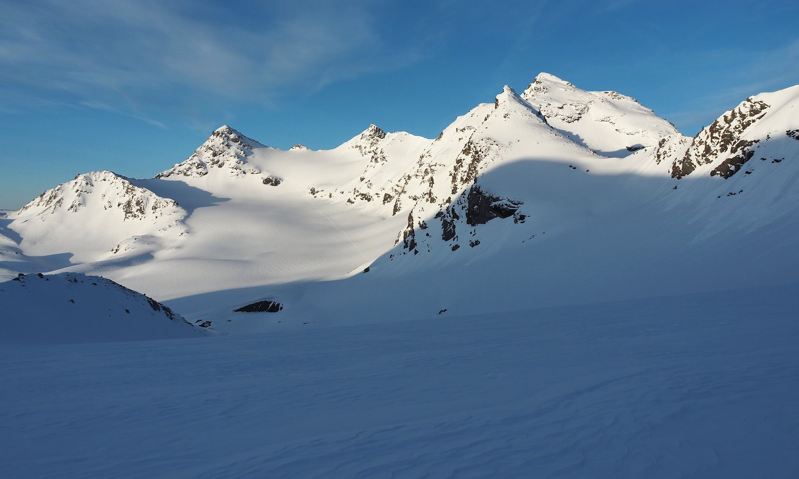 Glacier de Chavière, la première descente du jour.