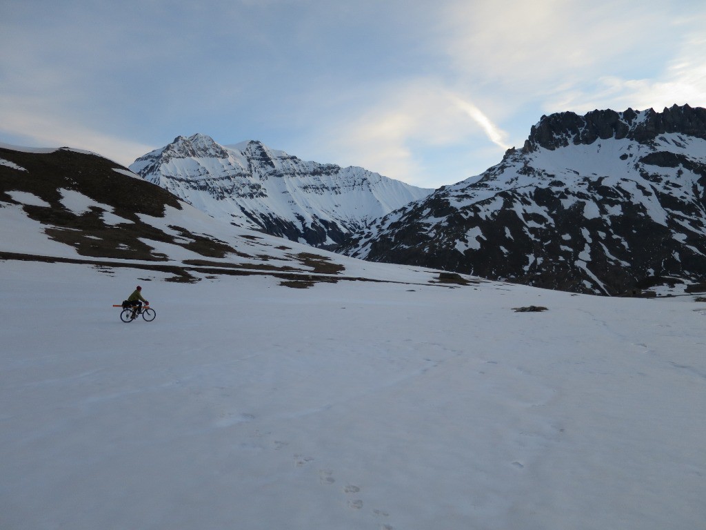 #8 En neige dure la descente ça va, la remontée de cette pente en transfo euh... En neige dure la descente ça va, la remontée de cette pente en transfo euh...