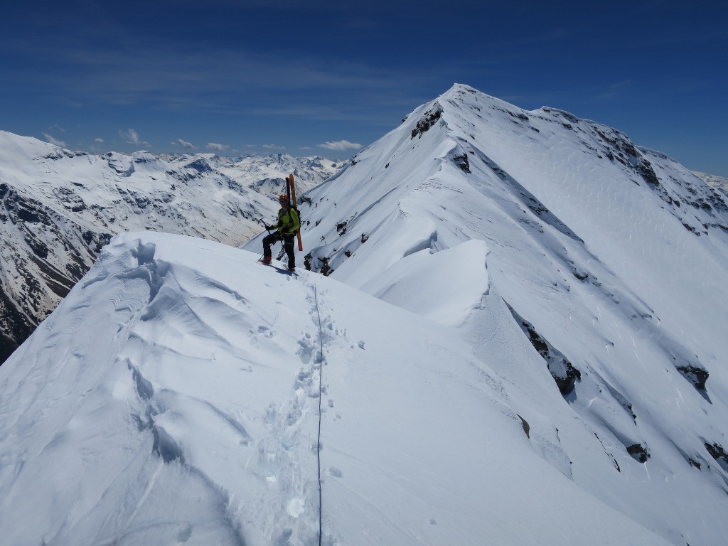 #20 Une belle arête tout en neige... Une belle arête tout en neige...