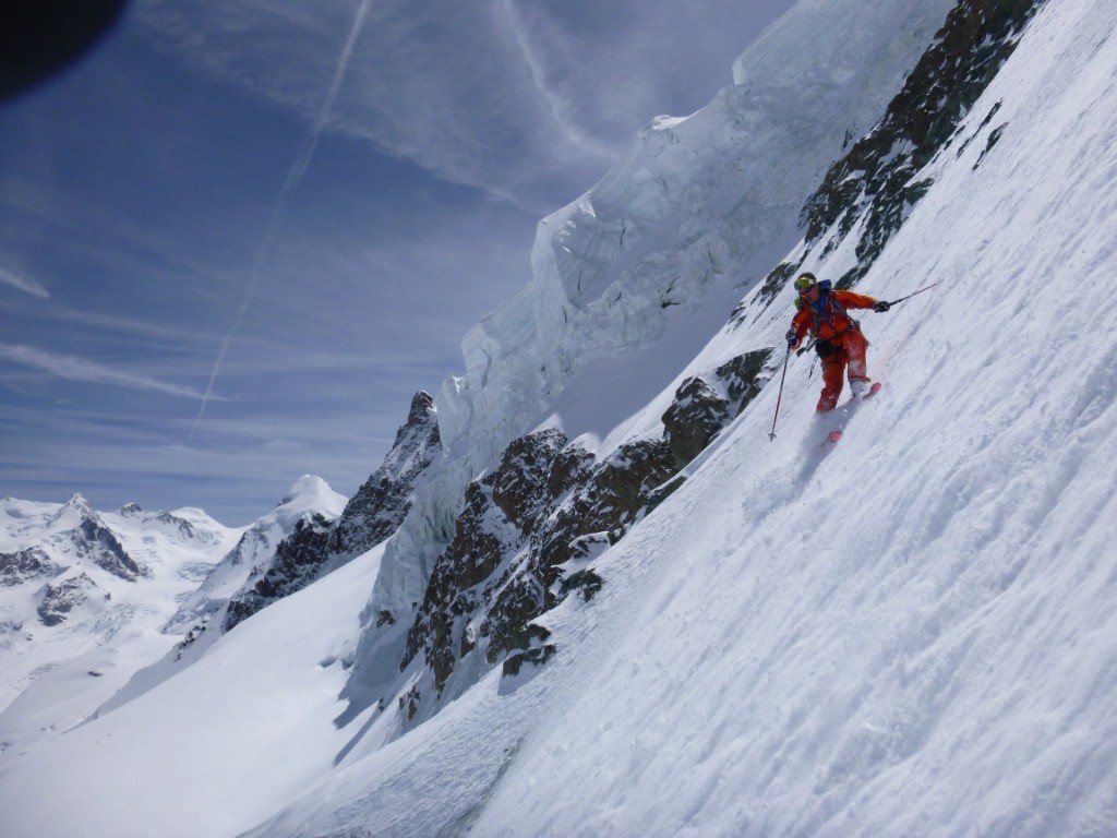 #12 Bon ski de pente dans le couloir I Bon ski de pente dans le couloir I