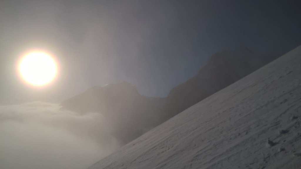 #20 Vers 3800m, le soleil apparait enfin! Vers 3800m, le soleil apparait enfin!