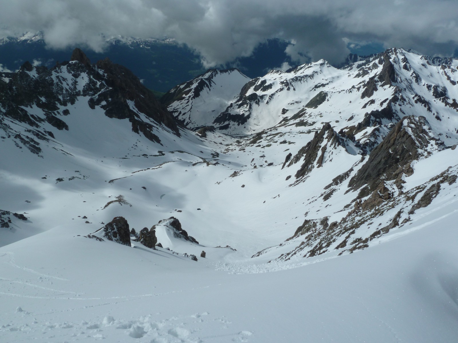 #10 Depuis la Pointe de Presset, la vue sur la belle pente Sud qui s Depuis la Pointe de Presset, la vue sur la belle pente Sud qui s'offre à nous, le refuge tout au fond en bas... Trop beau, trop bon !!!