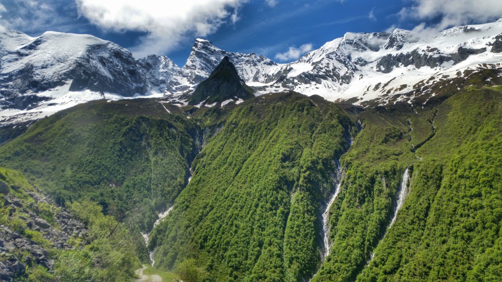 Voilà aussi pourquoi il faut skier cette face depuis Champagny et pas depuis les pistes de Pralo !