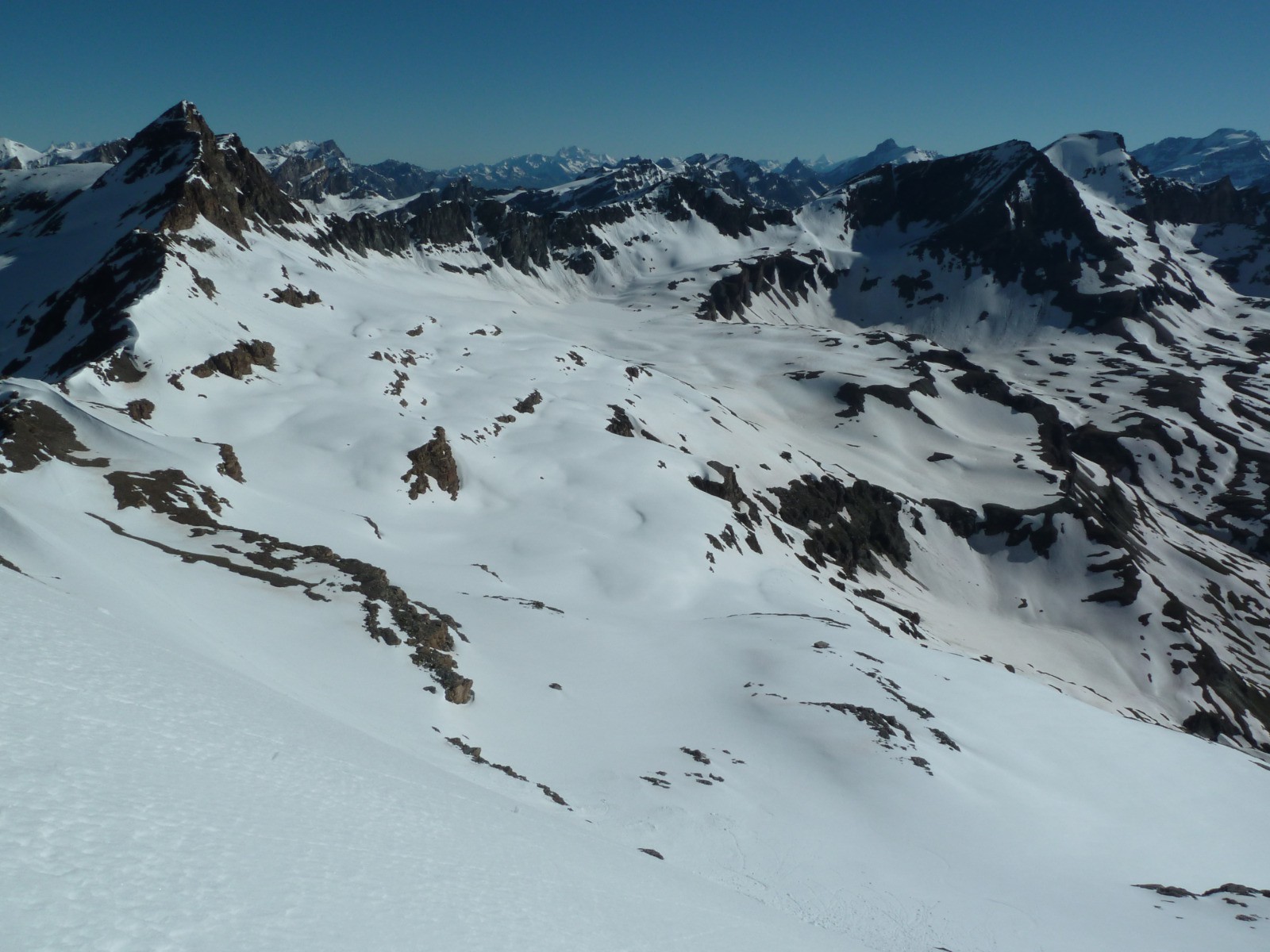 Vue sur le versant du Glacier du Montet, de gauche à droite : Pointe du Montet, Col du Montet, Petite et Grande Aiguille Rousse.