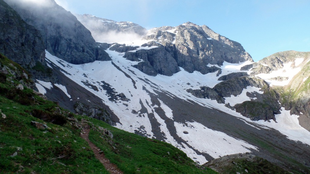 les premières bandes de neige (ou les dernières )