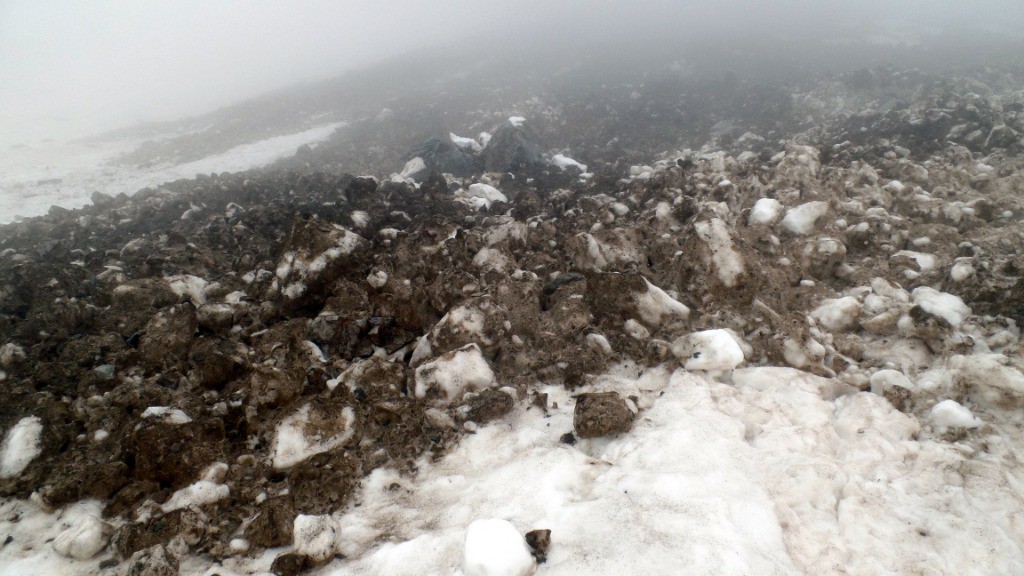 #16 une petite partie de la grosse coulée sous la face nord de la Grande Lance une petite partie de la grosse coulée sous la face nord de la Grande Lance