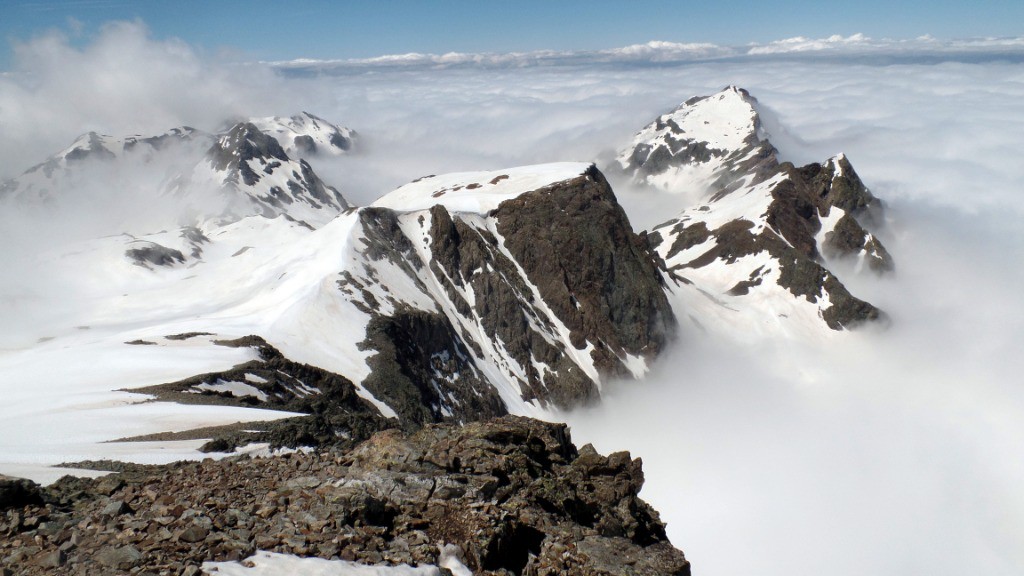 les couloir des Rochers Rouges et la Grande Lance au fond