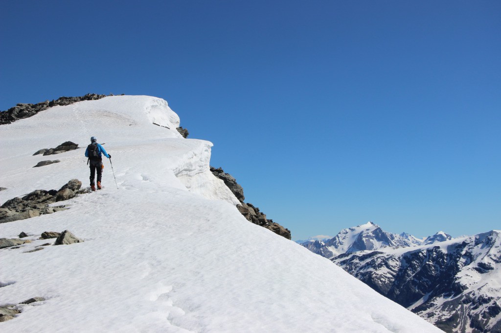 #9 de belles corniches qui paraissent désormais bien fragiles de belles corniches qui paraissent désormais bien fragiles