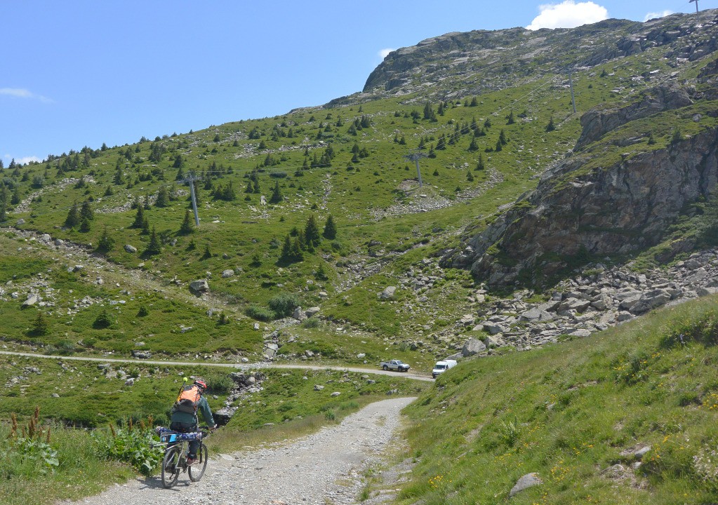 #23 Changement d Changement d'ambiance en se rapprochant de la Croix de Fer!