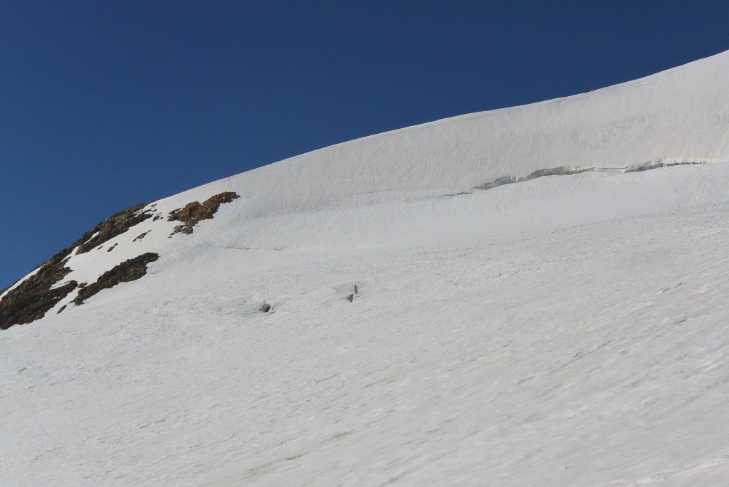 #7 Les deux (seules) crevasses vues ce jour et la rimaye. Les deux (seules) crevasses vues ce jour et la rimaye.