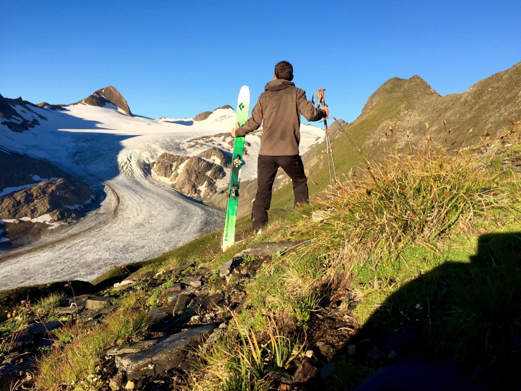Arrivée au col, vue somptueuse sur le glacier de Gries