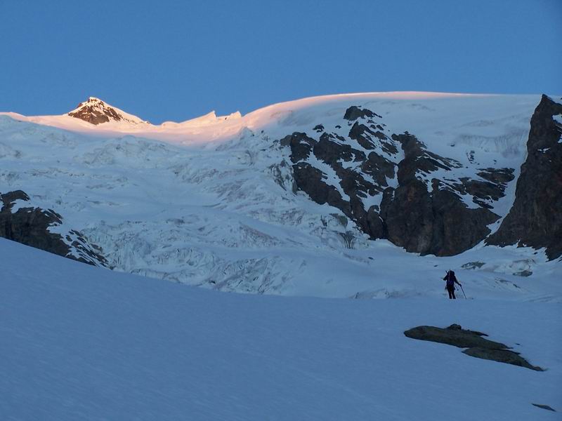 au petit matin : sous le glacier de la Martin