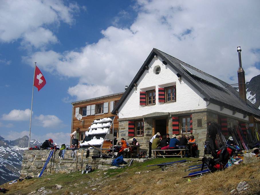 #7 Turtmannhütte : Surement très sympa, quand il n Turtmannhütte : Surement très sympa, quand il n'est pas blindé!