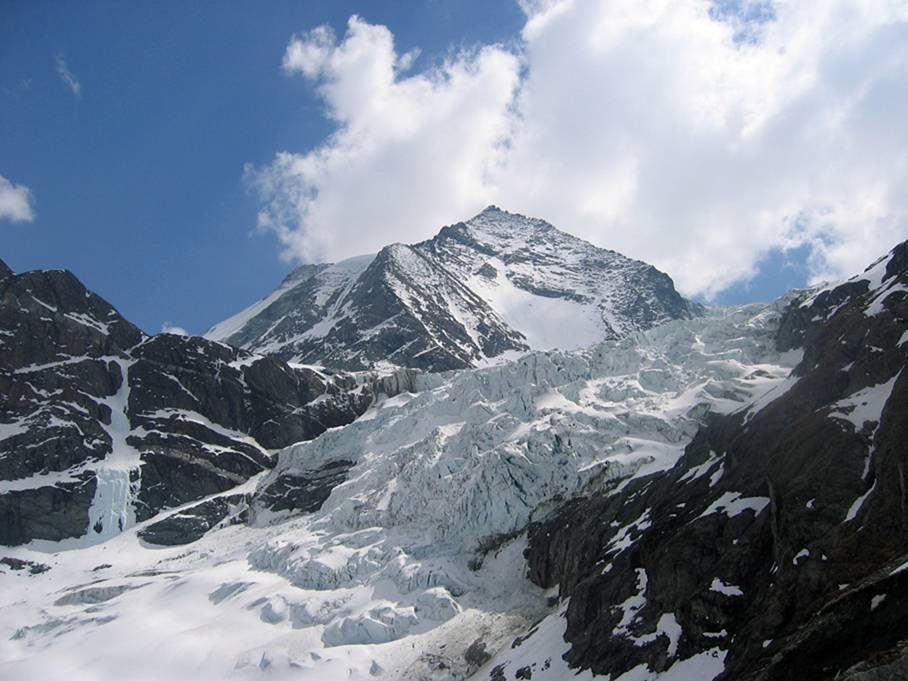 #6 Séracs de Turtmann : Voilà ce qu Séracs de Turtmann : Voilà ce qu'il nous faut contourner pour aller vers le Bishorn...