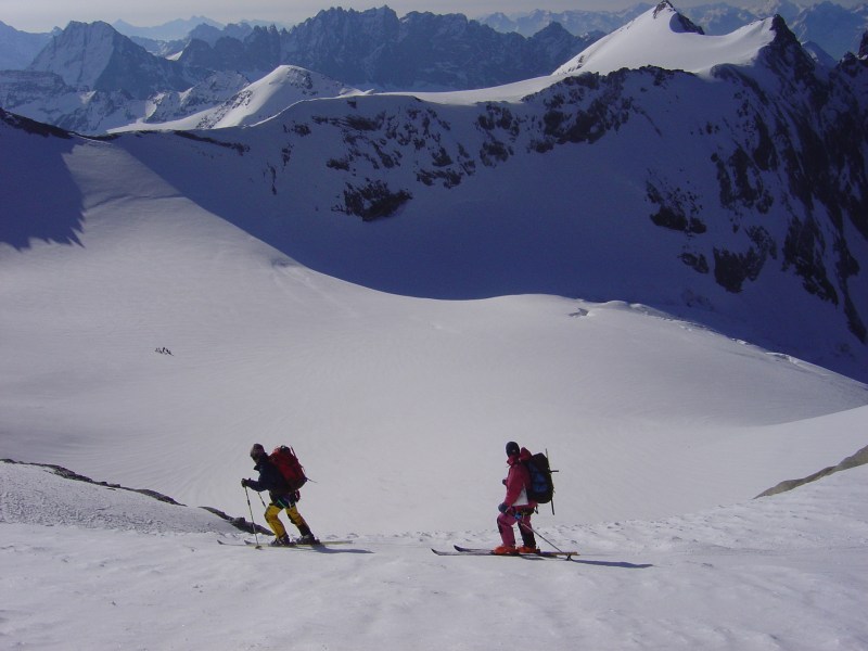 Plateau du grand couloir : A 3600 m, Ssur le plateau du grand couloir, au fond le col de Sonadon permet d'acceder au glacier Durant