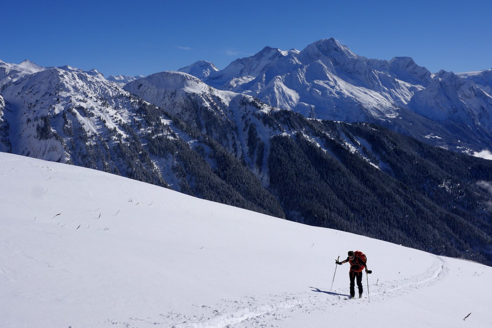 Les sommets de Vanoise se dévoilent.