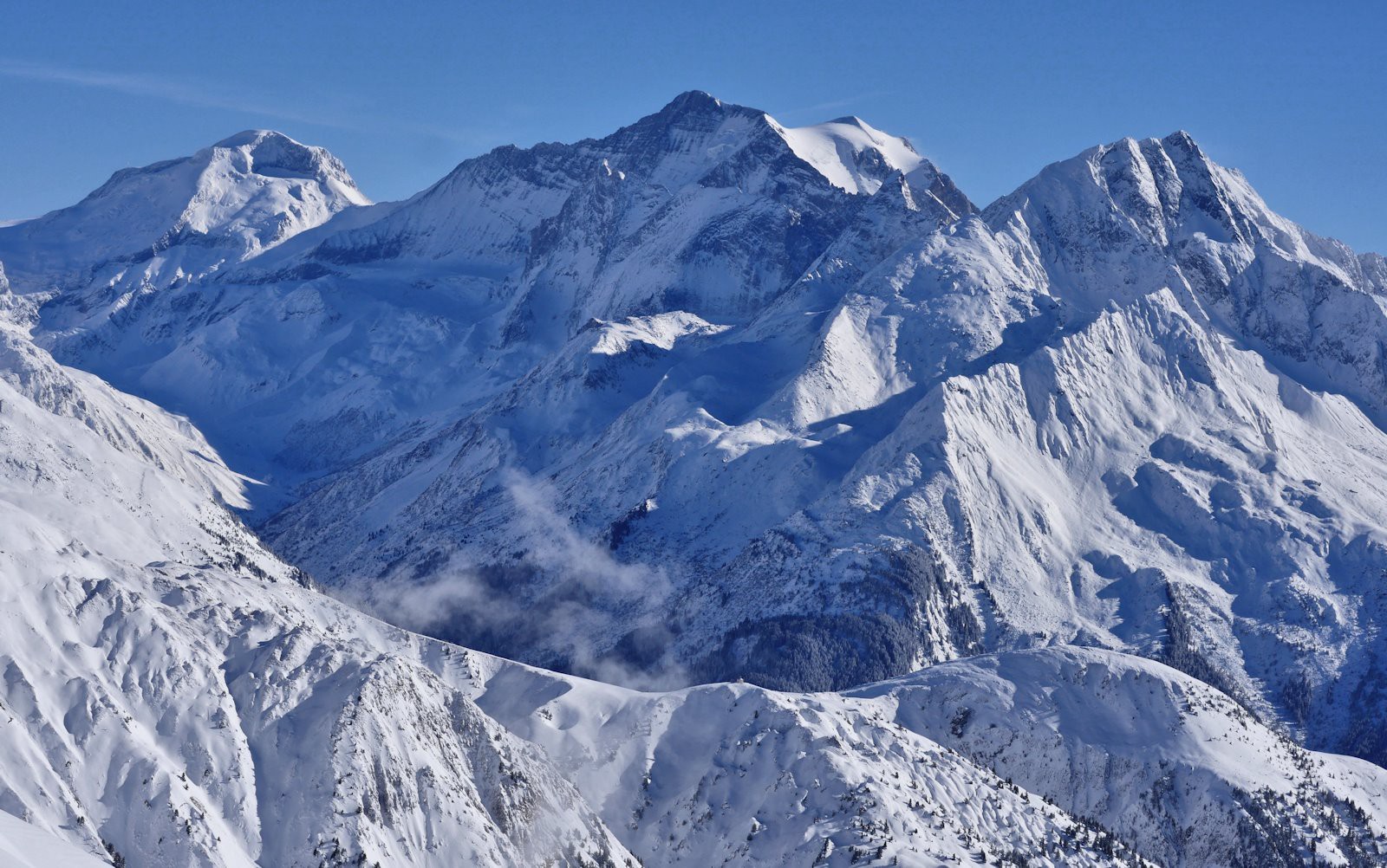 Du sommet, superbe vue sur les sommets de Vanoise.