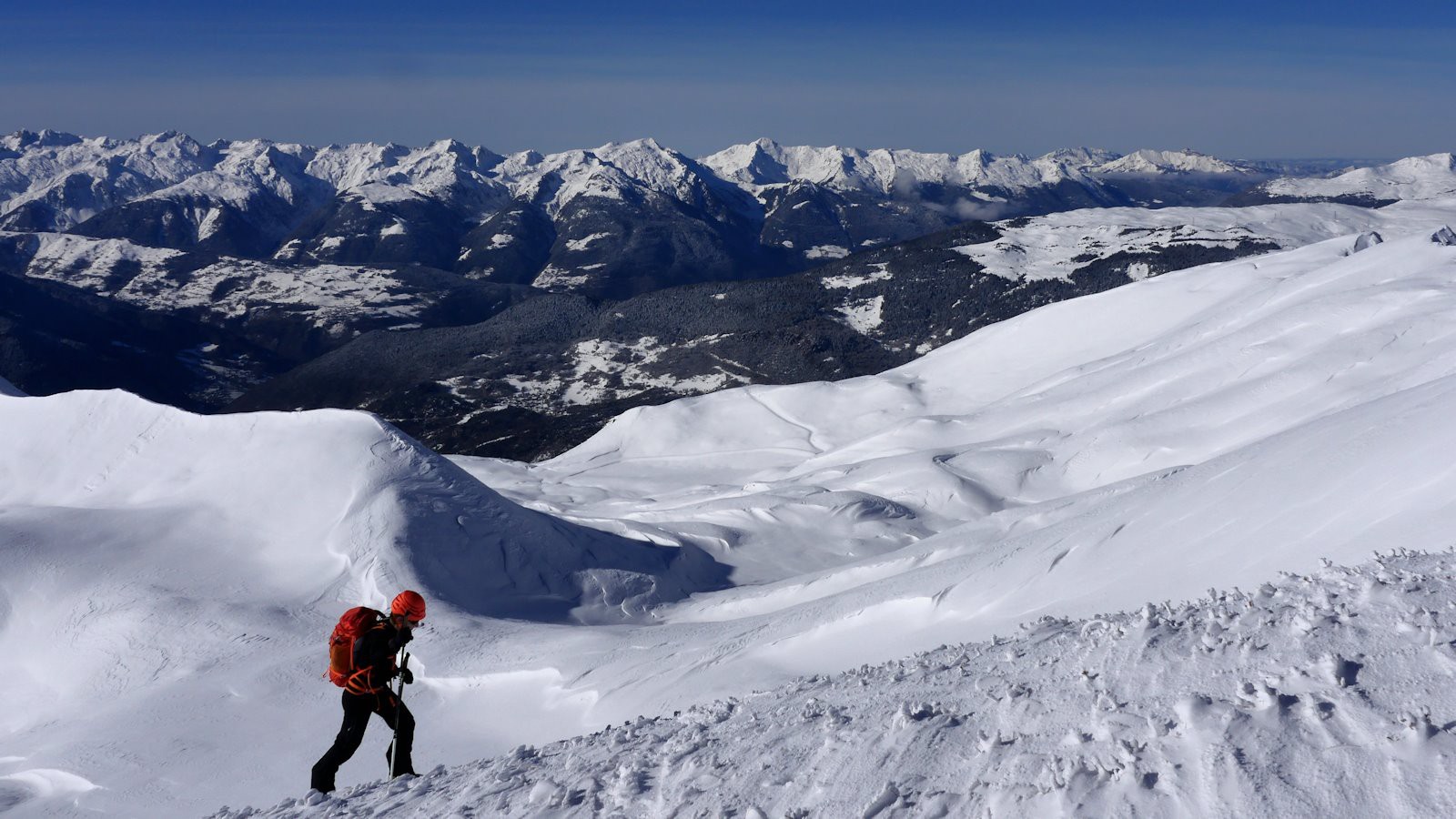 Aux abords du sommet, vue vers l'ouest.