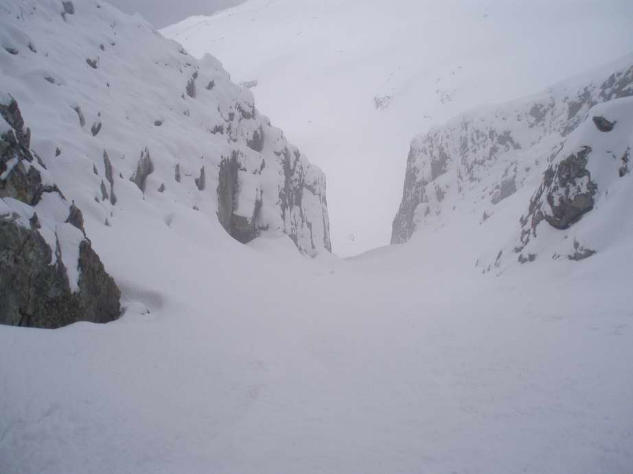 #2 Bas du couloir : Vite, une éclaircie !
On voit la "porte de sortie" du couloir Bas du couloir : Vite, une éclaircie !
On voit la "porte de sortie" du couloir