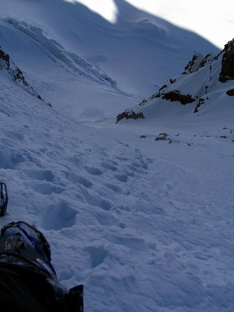 Début du Couloir : 100 m au dessus de la rimaye, de la pente